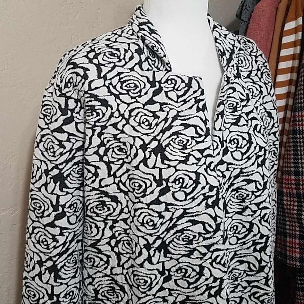 Philosophy Lightweight Knit Coat with Rose Design